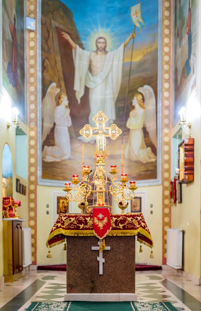 храм